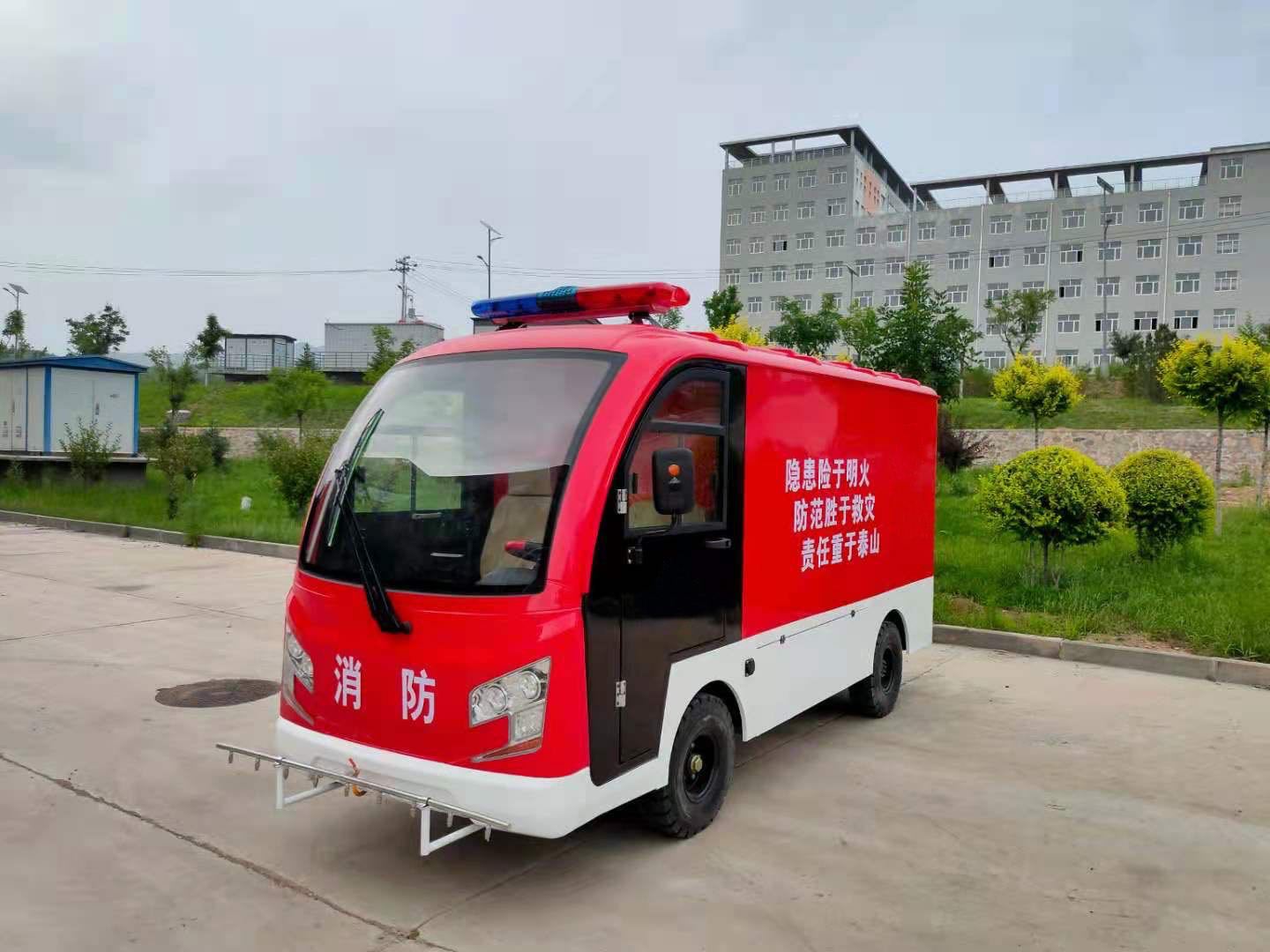 2噸前后曬水消防車